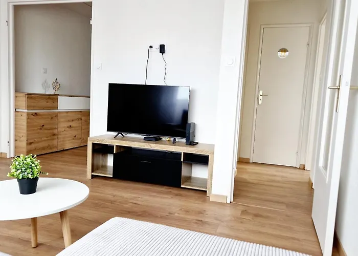 Moderne Treeland - Basel - Airport