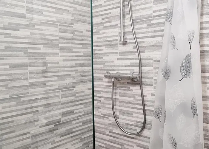 Moderne Treeland - Basel - Airport *